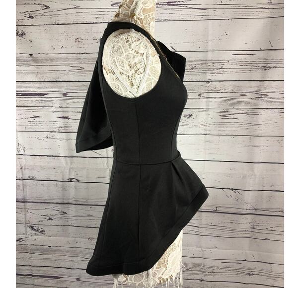 NWT Fashion Nova city heights top large cape shoulder & ruffles size medium - Picture 9 of 10